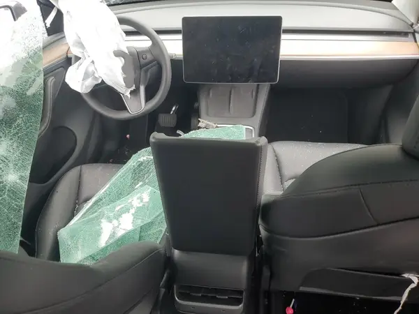 7SAYGDED9SA356517 2025 TESLA MODEL Y - Image 8