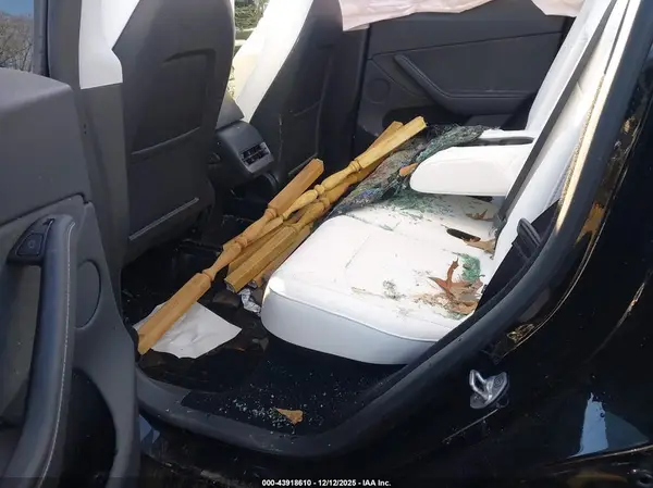 7SAYGDED9SA358574 2025 TESLA MODEL Y - Image 8
