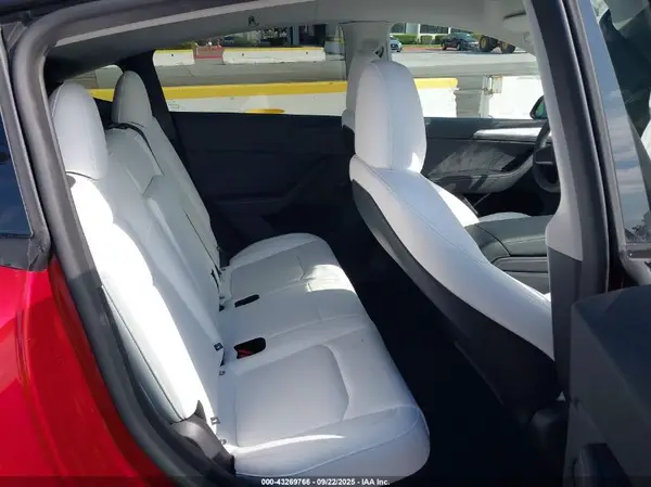7SAYGDED9SA366867 2025 TESLA MODEL Y - Image 8