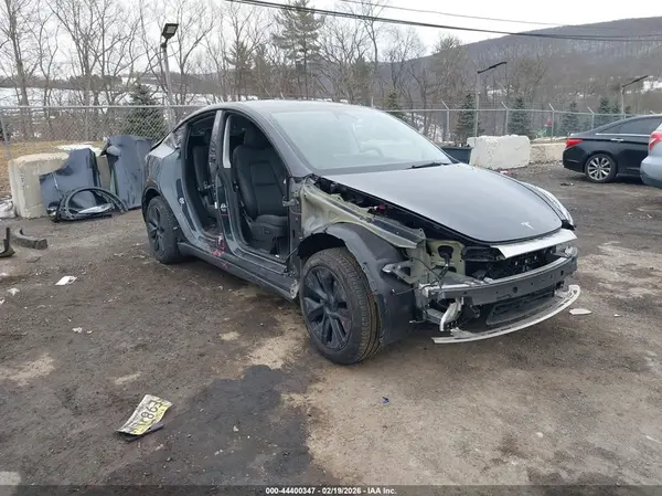 7SAYGDED9SA370501 2025 TESLA MODEL Y - Image 1