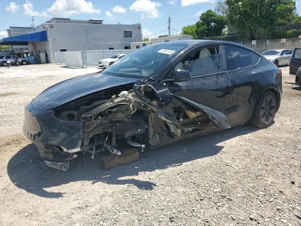 7SAYGDED9SA373723 2025 TESLA MODEL Y - Image 1