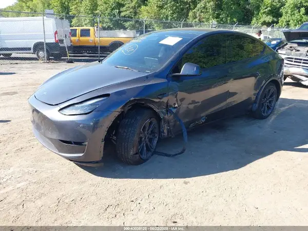 7SAYGDED9SA378226 2025 TESLA MODEL Y - Image 2