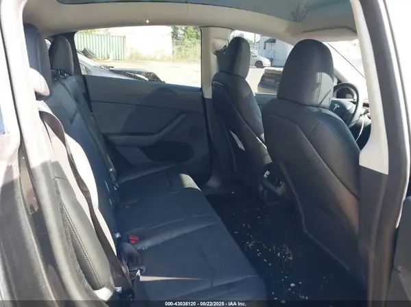 7SAYGDED9SA378226 2025 TESLA MODEL Y - Image 8