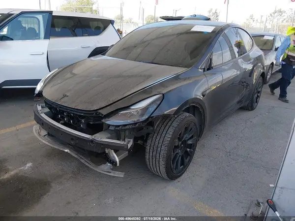 7SAYGDED9SF215319 2025 TESLA MODEL Y - Image 2
