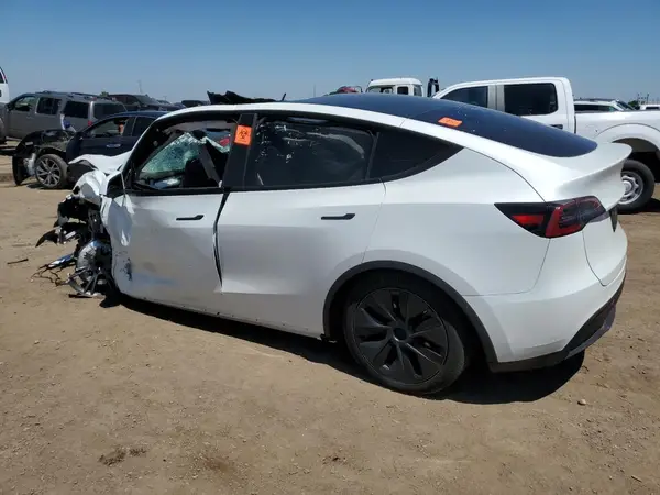 7SAYGDED9SF232427 2025 TESLA MODEL Y - Image 2