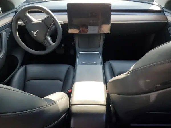 7SAYGDED9SF236851 2025 TESLA MODEL Y - Image 8