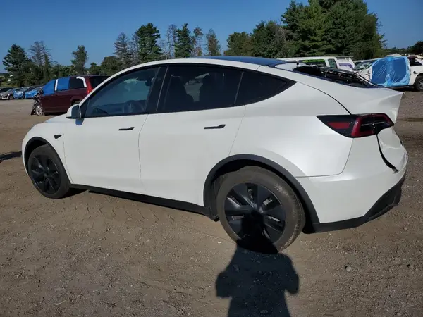 7SAYGDED9SF239300 2025 TESLA MODEL Y - Image 2