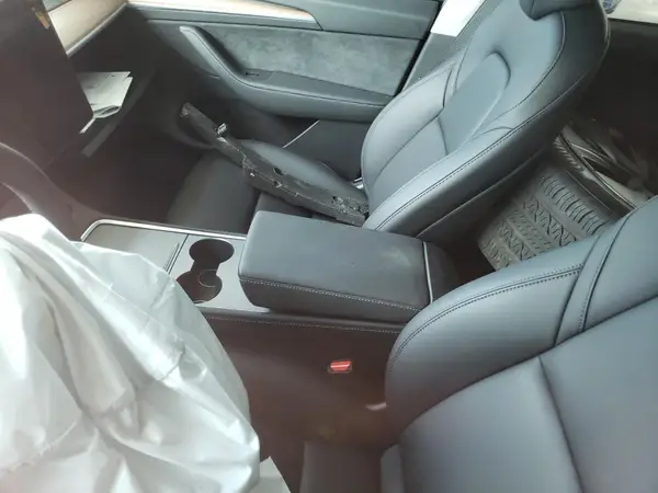 7SAYGDED9SF246277 2025 TESLA MODEL Y - Image 8