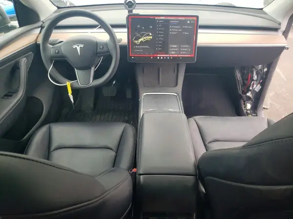 7SAYGDED9SF249163 2025 TESLA MODEL Y - Image 8