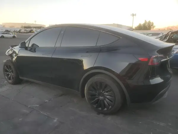 7SAYGDED9SF251091 2025 TESLA MODEL Y - Image 2