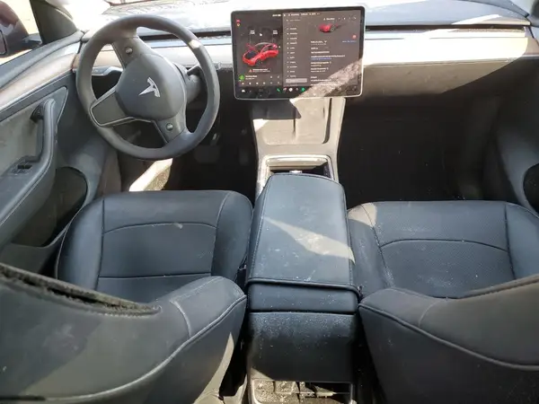 7SAYGDED9SF251690 2025 TESLA MODEL Y - Image 8