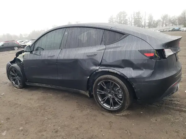 7SAYGDED9SF269767 2025 TESLA MODEL Y - Image 2