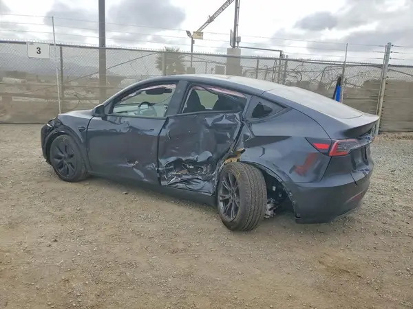 7SAYGDED9SF273513 2025 TESLA MODEL Y - Image 2