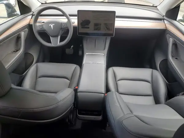 7SAYGDED9SF273513 2025 TESLA MODEL Y - Image 8
