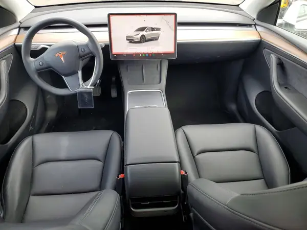 7SAYGDED9SF282468 2025 TESLA MODEL Y - Image 8