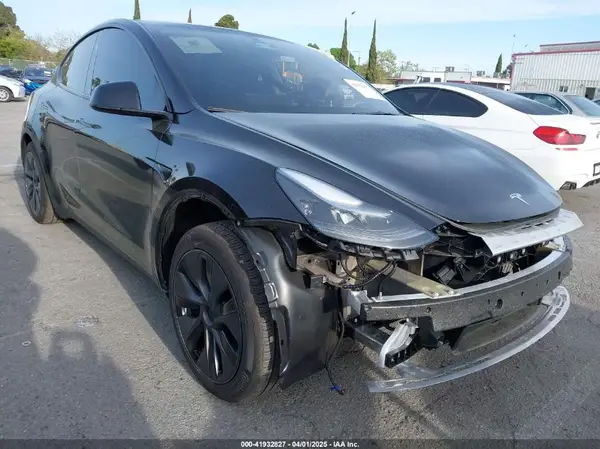 7SAYGDED9SF304730 2025 TESLA MODEL Y - Image 1