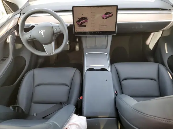 7SAYGDED9SF306686 2025 TESLA MODEL Y - Image 8