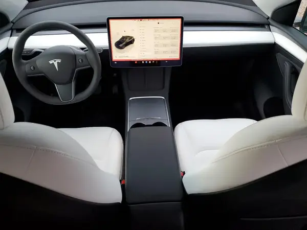 7SAYGDED9SF313959 2025 TESLA MODEL Y - Image 8