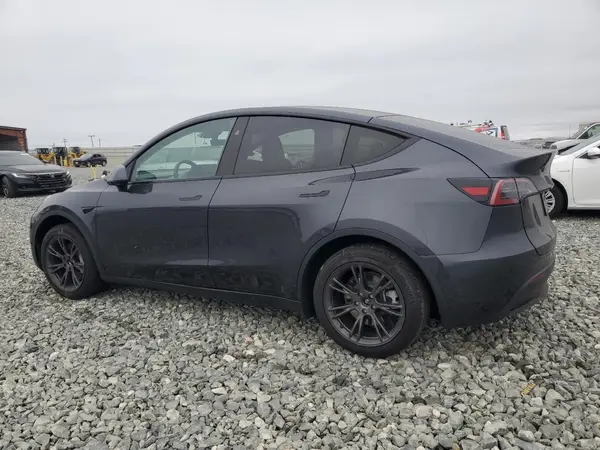 7SAYGDED9SF316327 2025 TESLA MODEL Y - Image 2