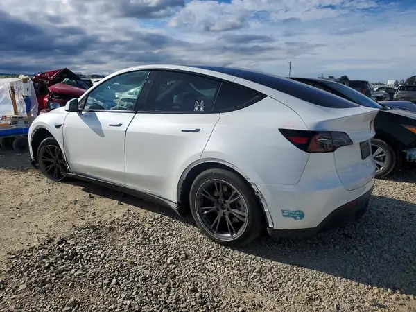 7SAYGDED9SF321592 2025 TESLA MODEL Y - Image 2