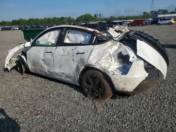 7SAYGDED9TA419178 2026 TESLA MODEL Y - Image 2