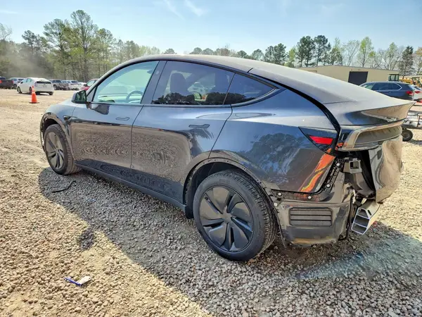 7SAYGDED9TA430293 2026 TESLA MODEL Y - Image 2