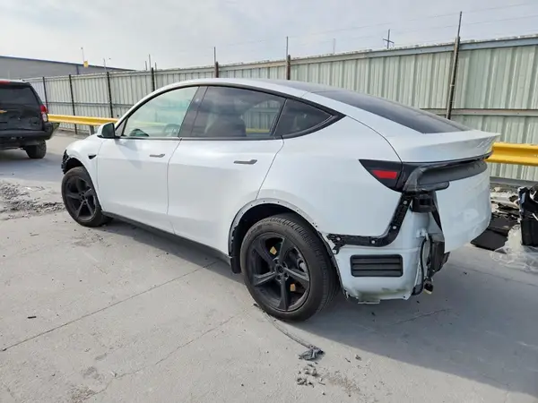 7SAYGDED9TA430648 2026 TESLA MODEL Y - Image 2