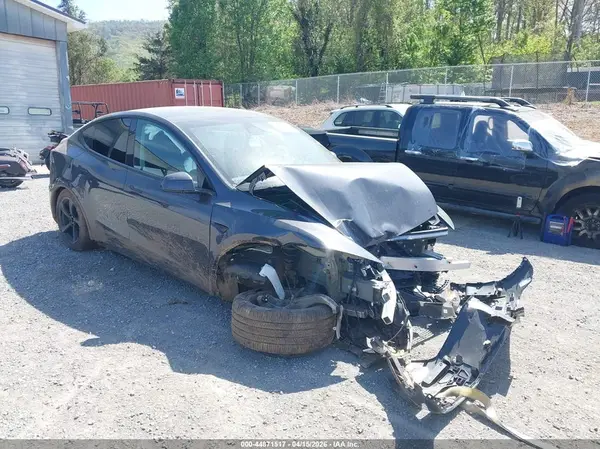 7SAYGDED9TA439110 2026 TESLA MODEL Y - Image 1