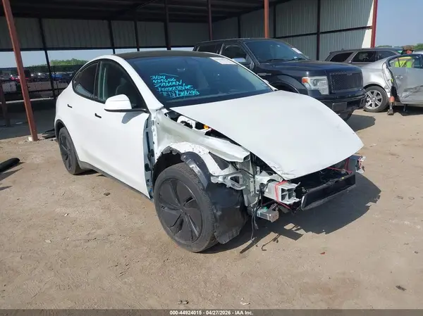 7SAYGDED9TA439656 2026 TESLA MODEL Y - Image 1