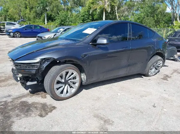 7SAYGDED9TA440323 2026 TESLA MODEL Y - Image 2