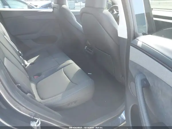 7SAYGDED9TA440323 2026 TESLA MODEL Y - Image 8