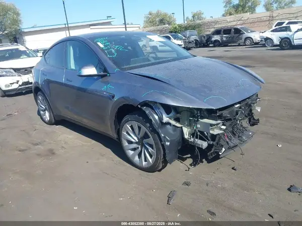7SAYGDED9TA442640 2026 TESLA MODEL Y - Image 1