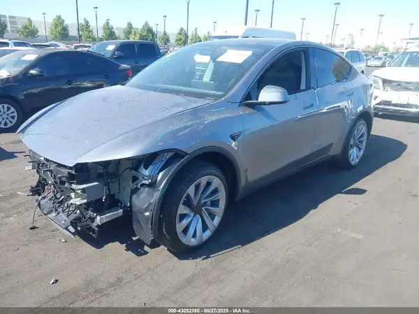 7SAYGDED9TA442640 2026 TESLA MODEL Y - Image 2