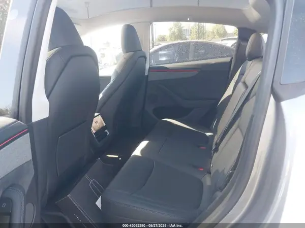 7SAYGDED9TA442640 2026 TESLA MODEL Y - Image 8