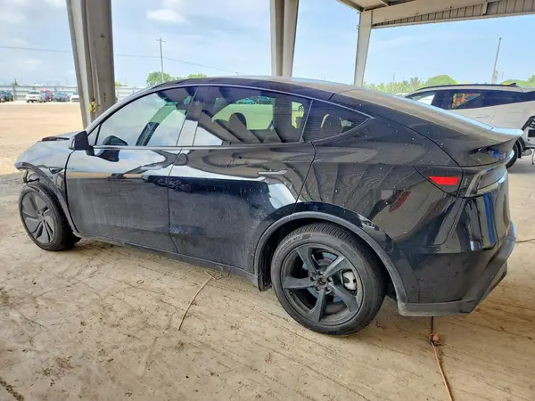 7SAYGDED9TA472091 2026 TESLA MODEL Y - Image 2