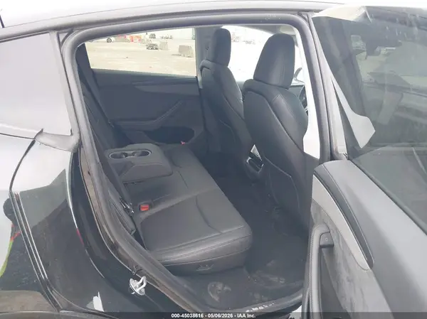 7SAYGDED9TA476352 2026 TESLA MODEL Y - Image 8