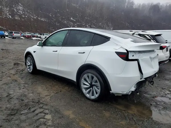 7SAYGDED9TA500973 2026 TESLA MODEL Y - Image 2
