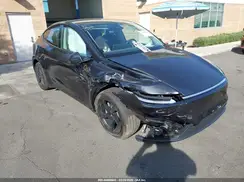 7SAYGDED9TA583370 2026 TESLA MODEL Y