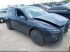 7SAYGDED9TA587032 2026 TESLA MODEL Y