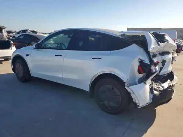 7SAYGDED9TA596877 2026 TESLA MODEL Y - Image 2