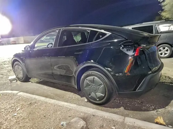 7SAYGDED9TA602077 2026 TESLA MODEL Y - Image 2