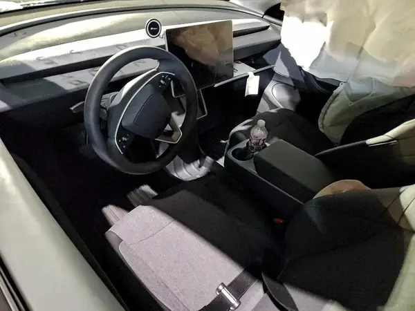 7SAYGDED9TA602077 2026 TESLA MODEL Y - Image 8