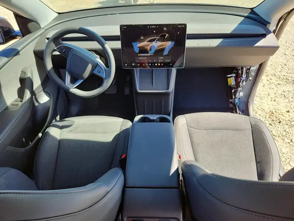 7SAYGDED9TA608445 2026 TESLA MODEL Y - Image 8