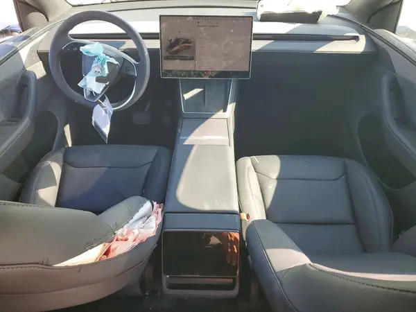 7SAYGDED9TA639209 2026 TESLA MODEL Y - Image 8