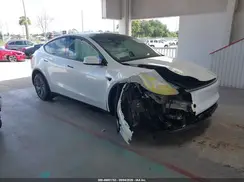 7SAYGDED9TA743182 2026 TESLA MODEL Y