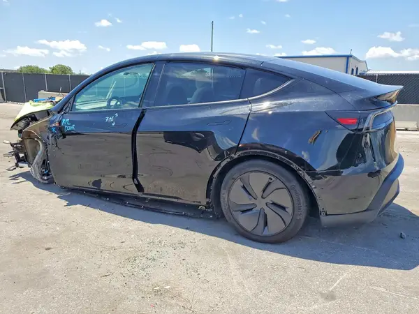 7SAYGDED9TF381583 2026 TESLA MODEL Y - Image 2