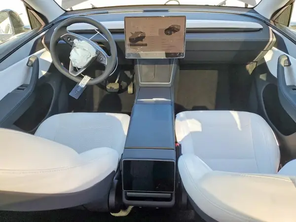 7SAYGDED9TF404179 2026 TESLA MODEL Y - Image 8