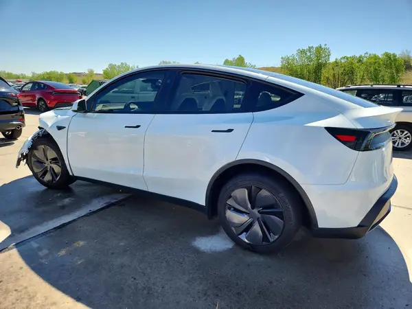 7SAYGDED9TF417000 2026 TESLA MODEL Y - Image 2