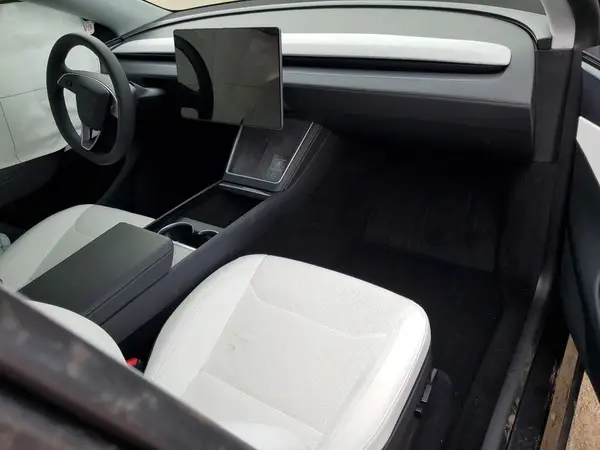 7SAYGDED9TF426361 2026 TESLA MODEL Y - Image 8