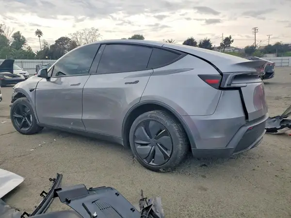 7SAYGDED9TF426490 2026 TESLA MODEL Y - Image 2